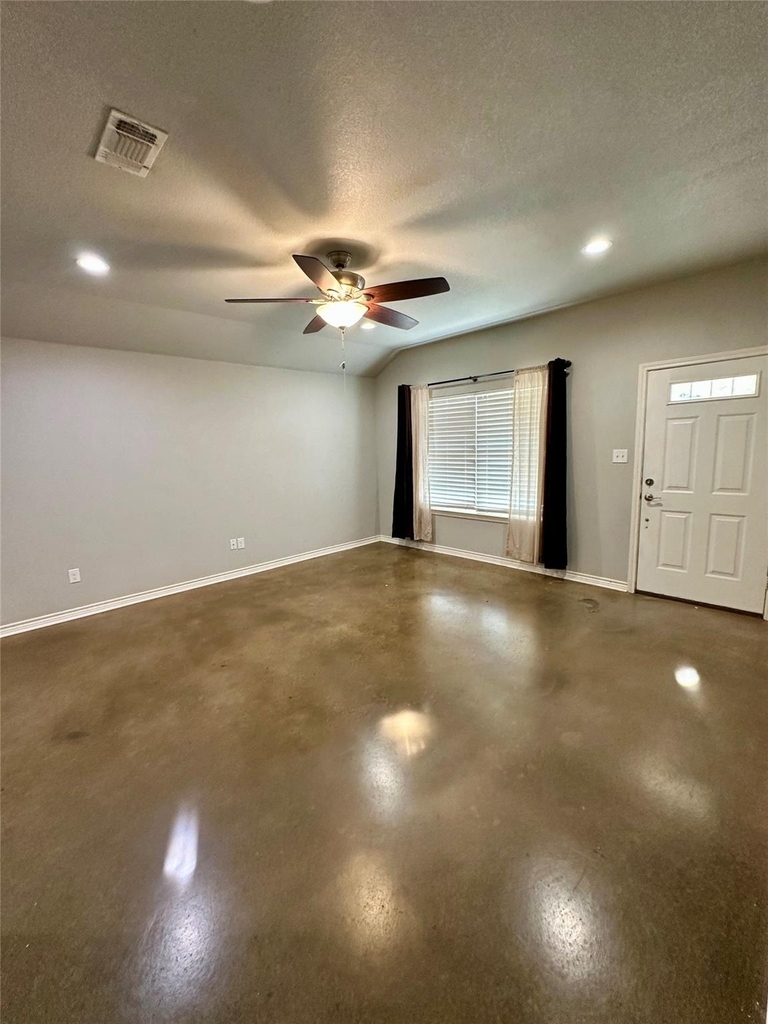 134 Dennis Drive - Photo 4
