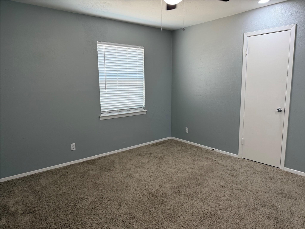 2509 Normont Circle - Photo 5