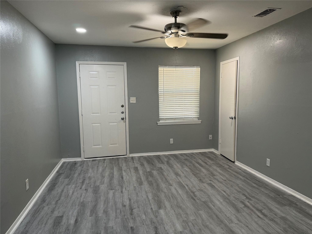 2509 Normont Circle - Photo 4