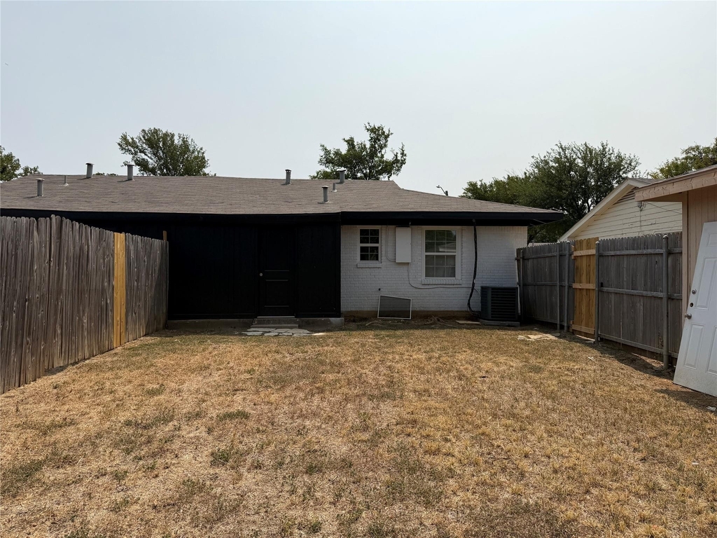 2506 Normont Circle - Photo 19