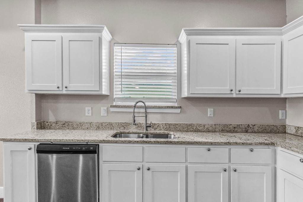 4210 Park Street - Photo 7