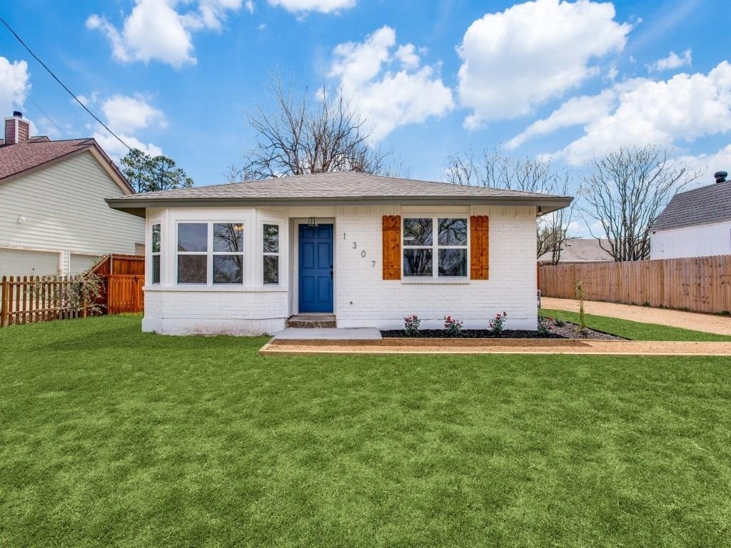 1307 Worthington Street - Photo 1