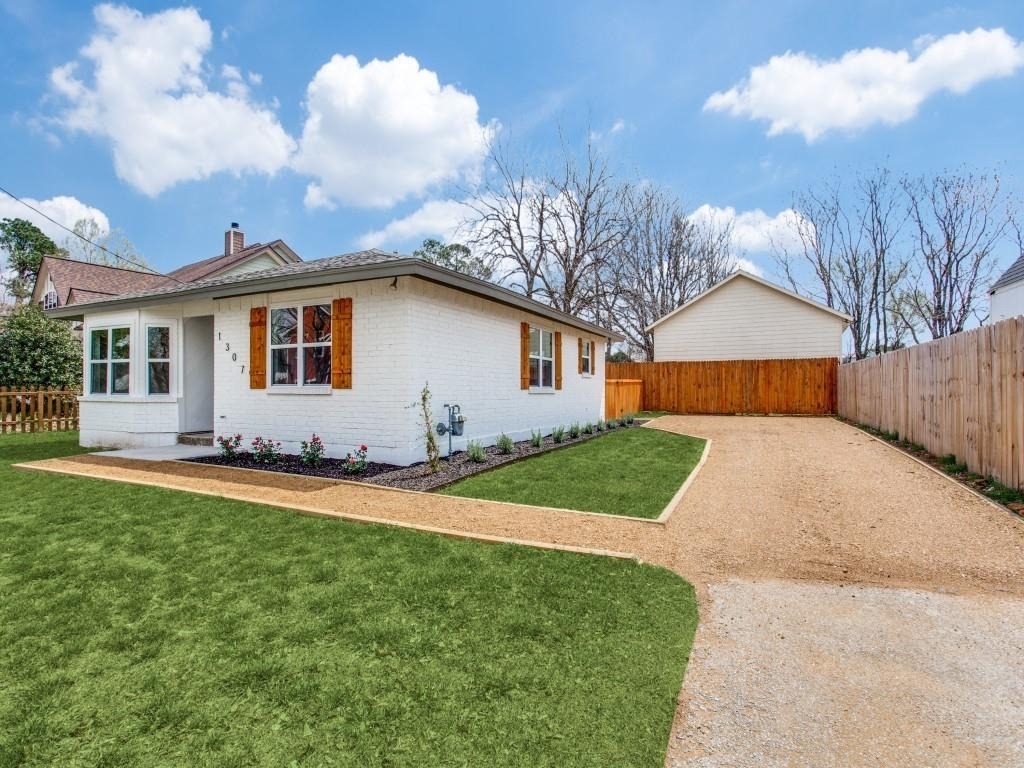 1307 Worthington Street - Photo 0