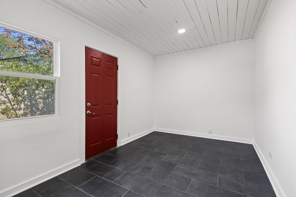 82 Vaughn Drive - Photo 16