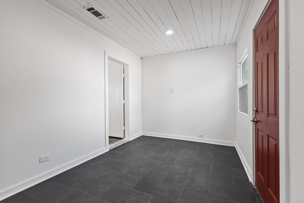 82 Vaughn Drive - Photo 17