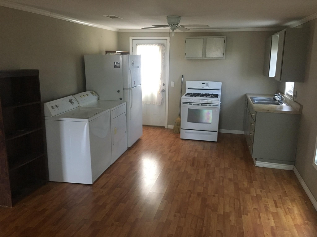 438 Cherry Street - Photo 1