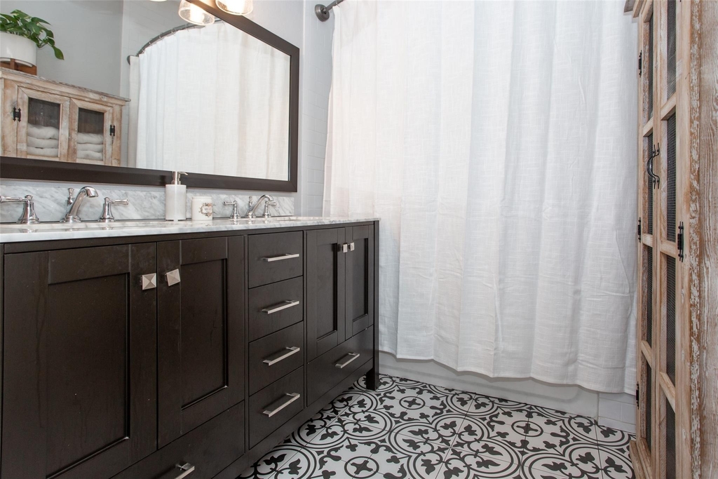 4826 Pershing Avenue - Photo 22