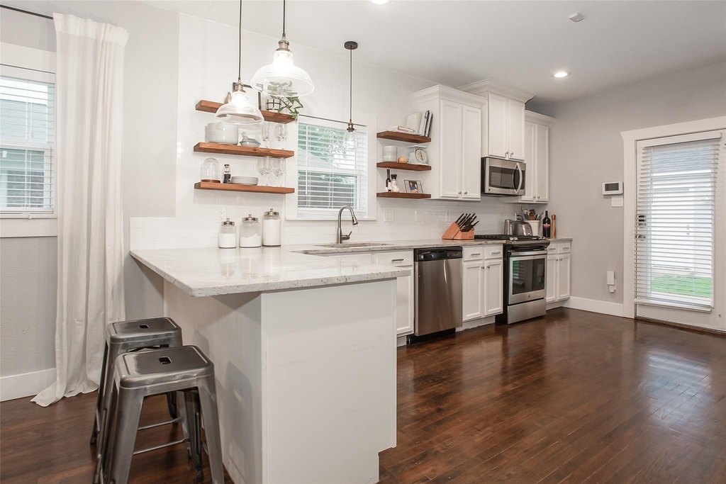 4826 Pershing Avenue - Photo 15