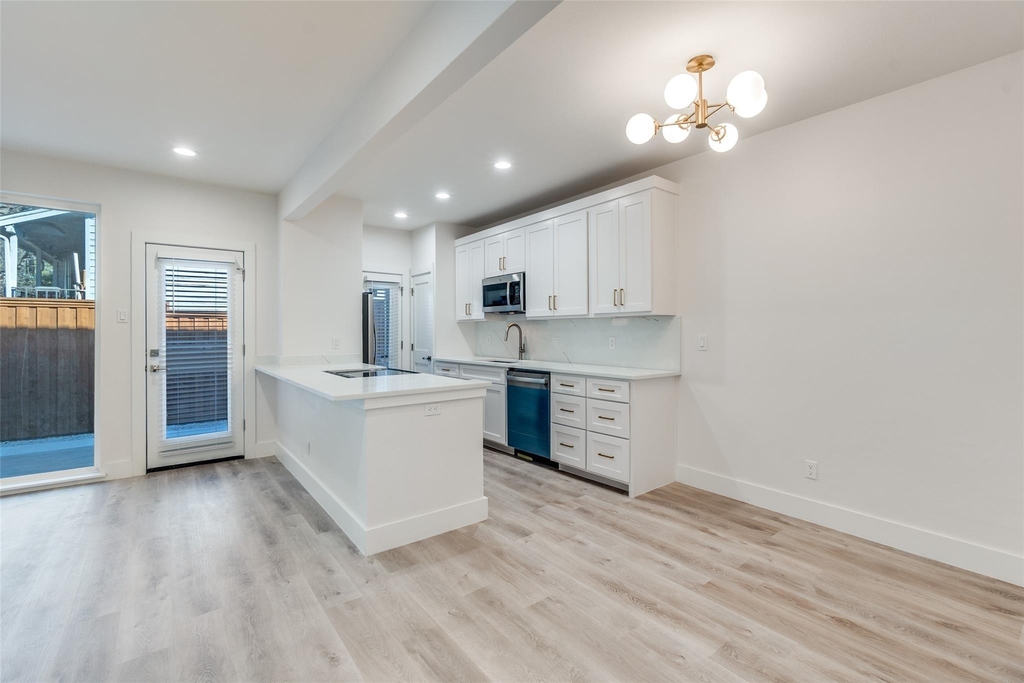 5755 Phoenix Drive - Photo 3