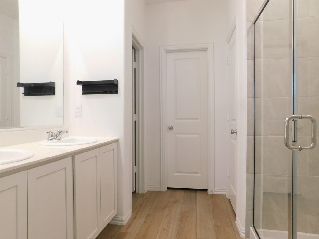 3500 Kingsview Drive - Photo 14