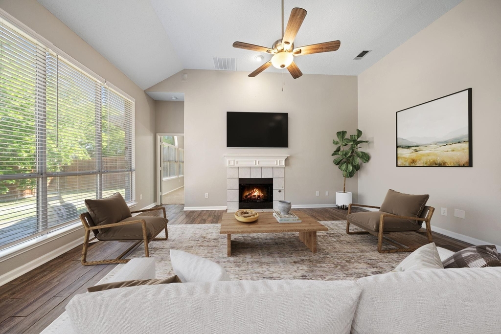 7512 Brookview Drive - Photo 1
