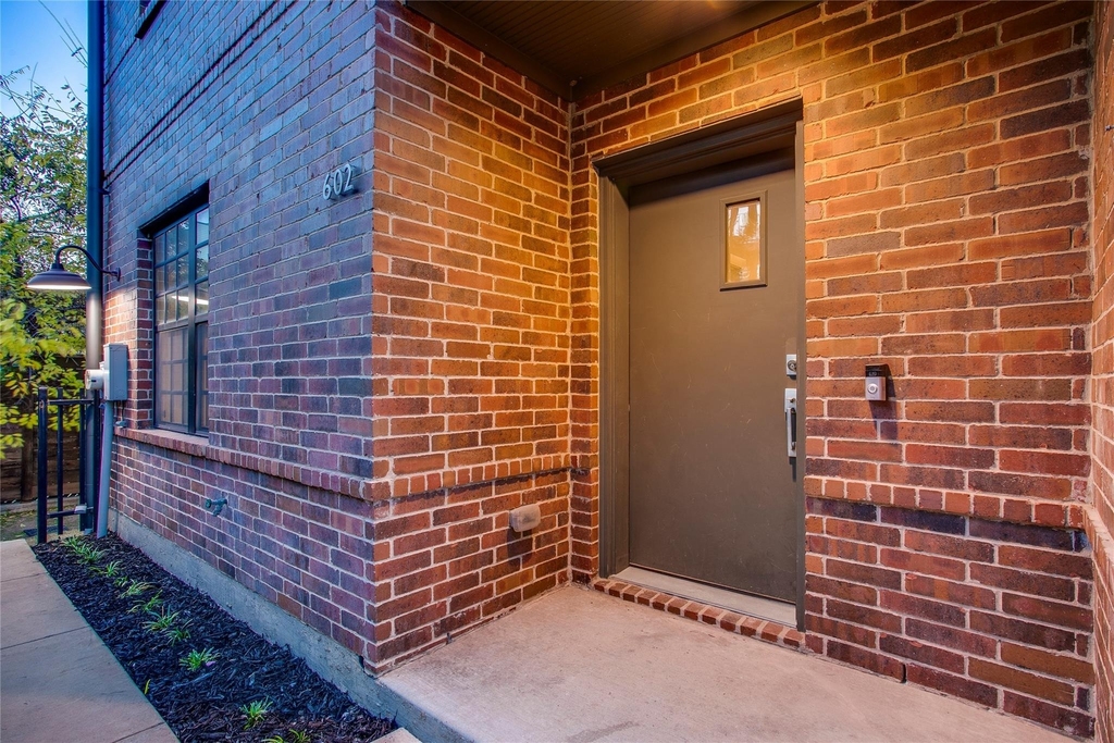 602 Finley Court - Photo 0
