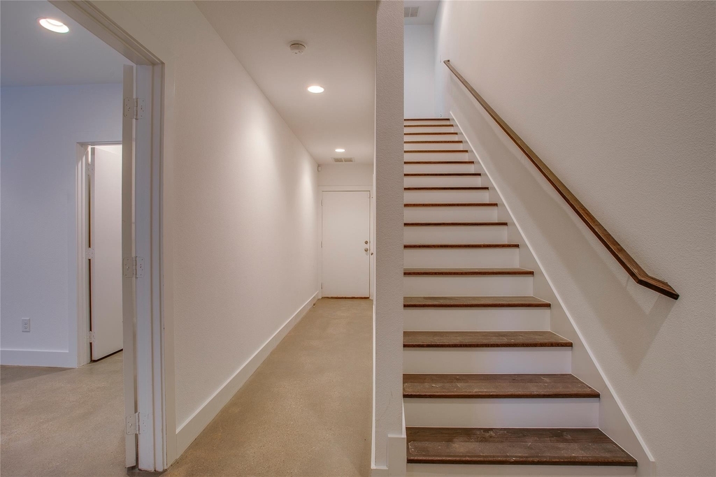 602 Finley Court - Photo 2