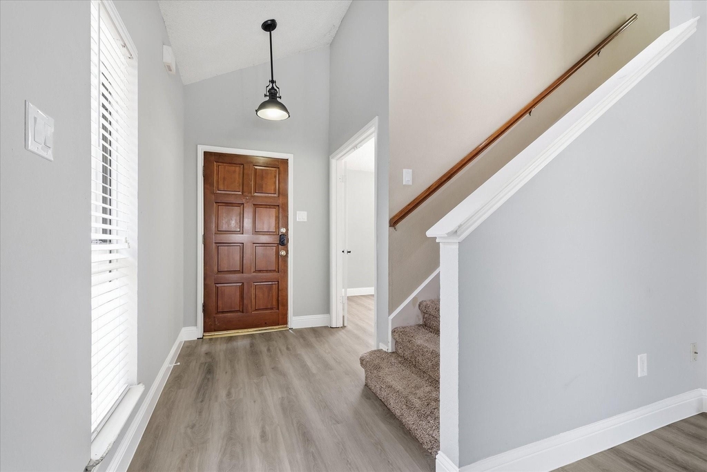 2909 Menlo Park Lane - Photo 0