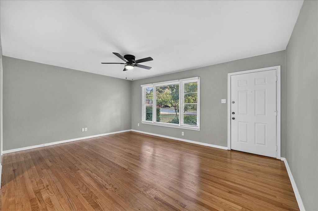 7433 Vallejo Drive - Photo 3