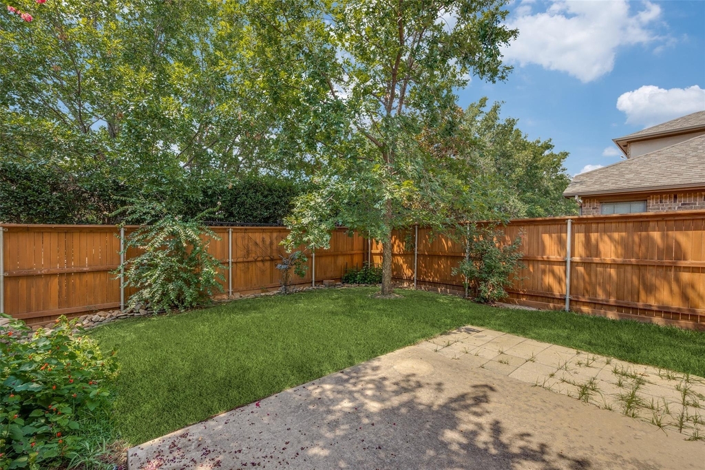 1123 Sophia Street - Photo 11