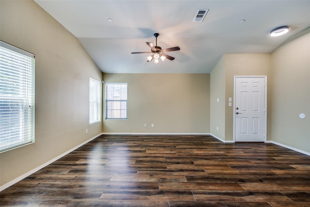 1123 Sophia Street - Photo 1
