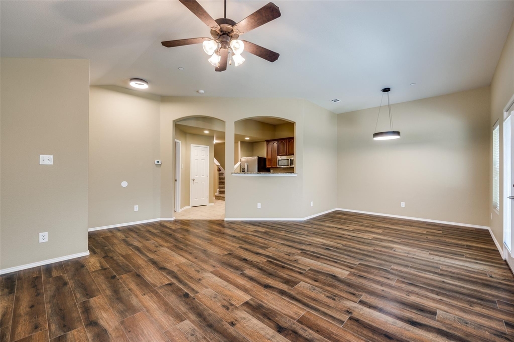 1123 Sophia Street - Photo 2