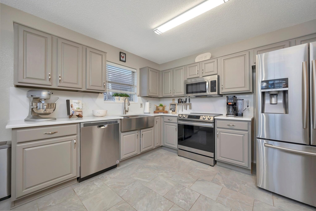 6354 Stonewater Bend Trail - Photo 2