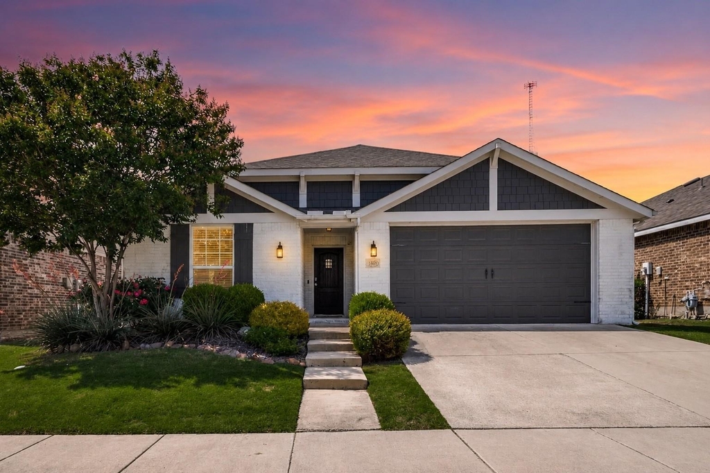 1809 6th Street - Photo 0