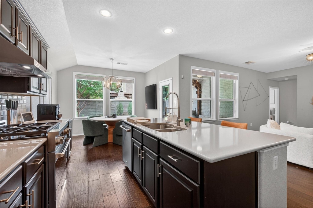 1809 6th Street - Photo 10
