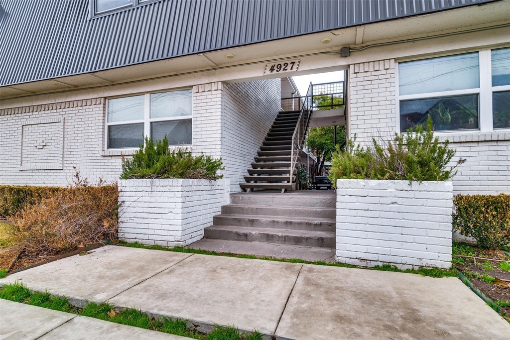4927 San Jacinto Street - Photo 9