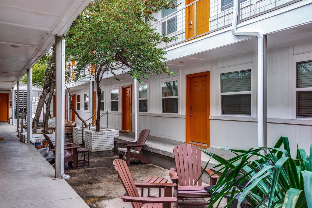 4927 San Jacinto Street - Photo 2