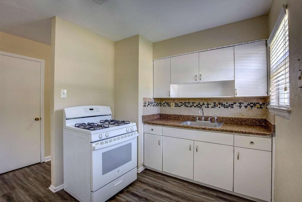 820 Collin Drive - Photo 14