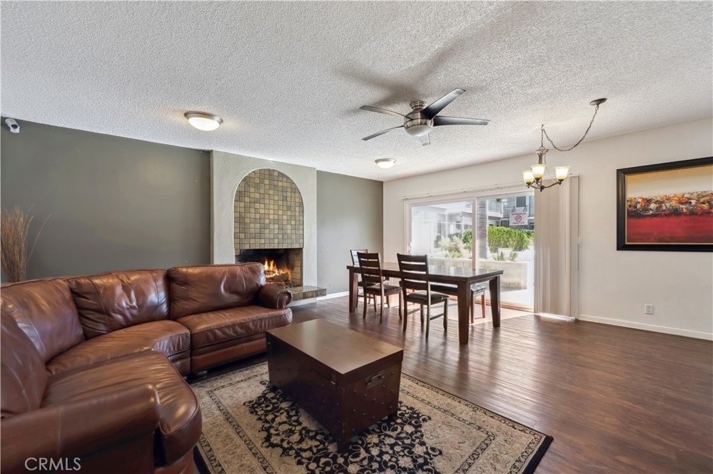 3649 Emerald Street - Photo 3