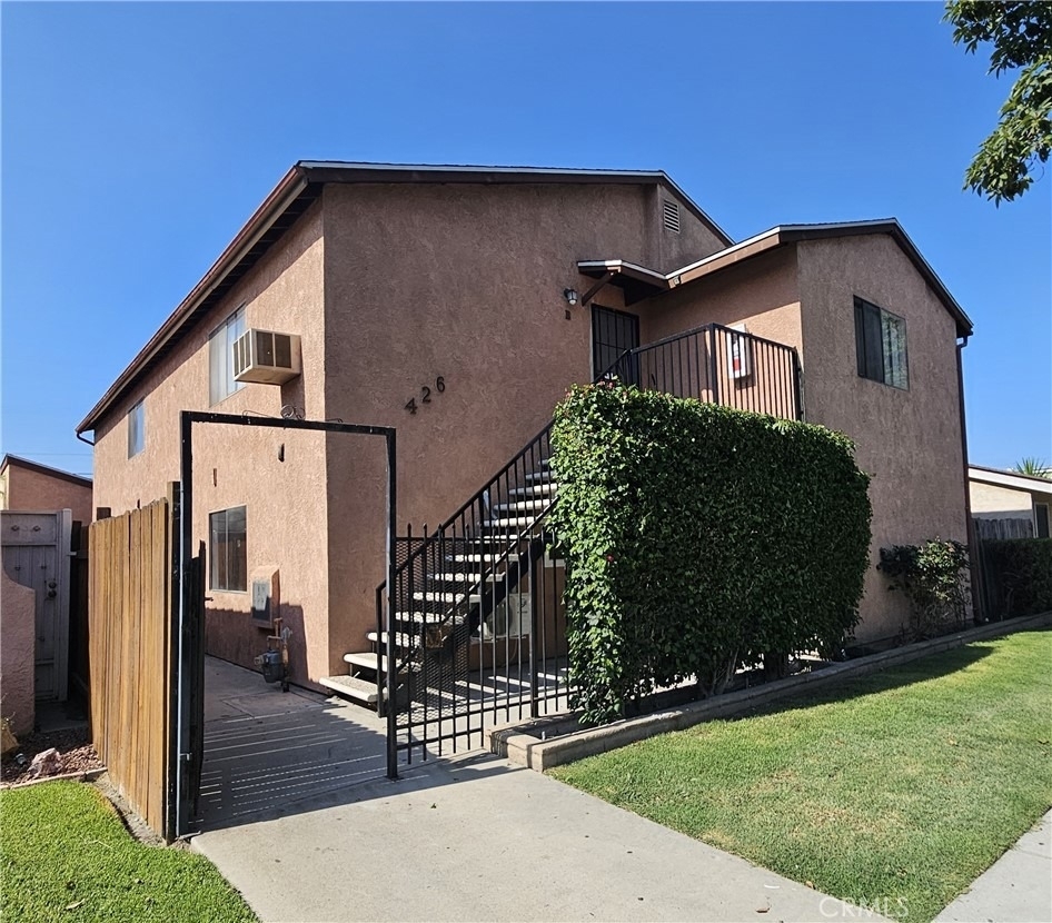 426 E Hullett - Photo 0