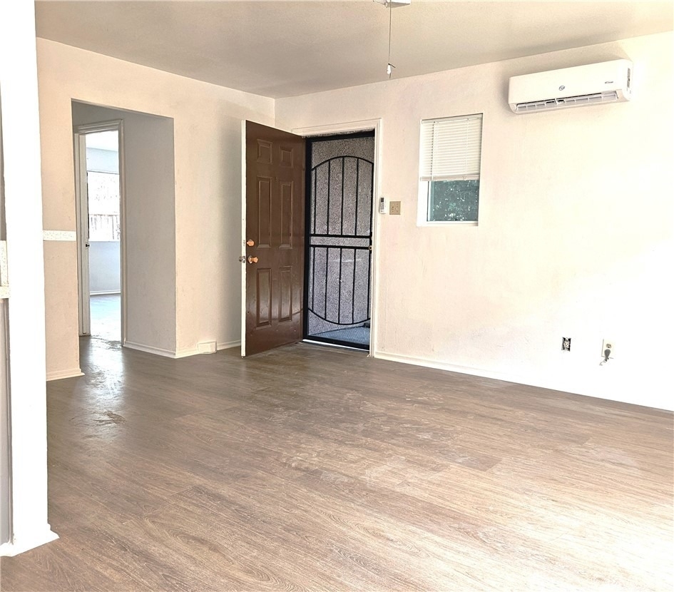 426 E Hullett - Photo 6
