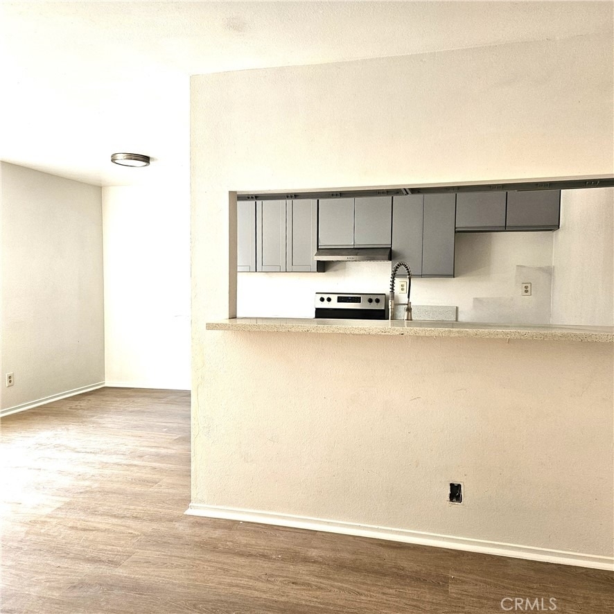 426 E Hullett - Photo 5