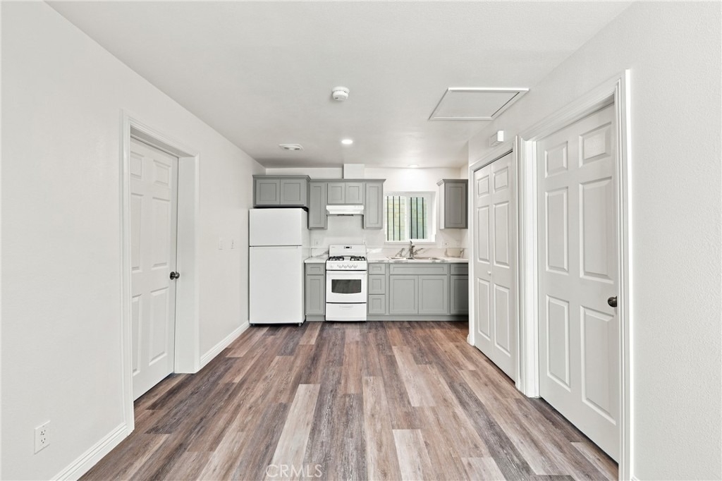 10646 S Wilton Place - Photo 9