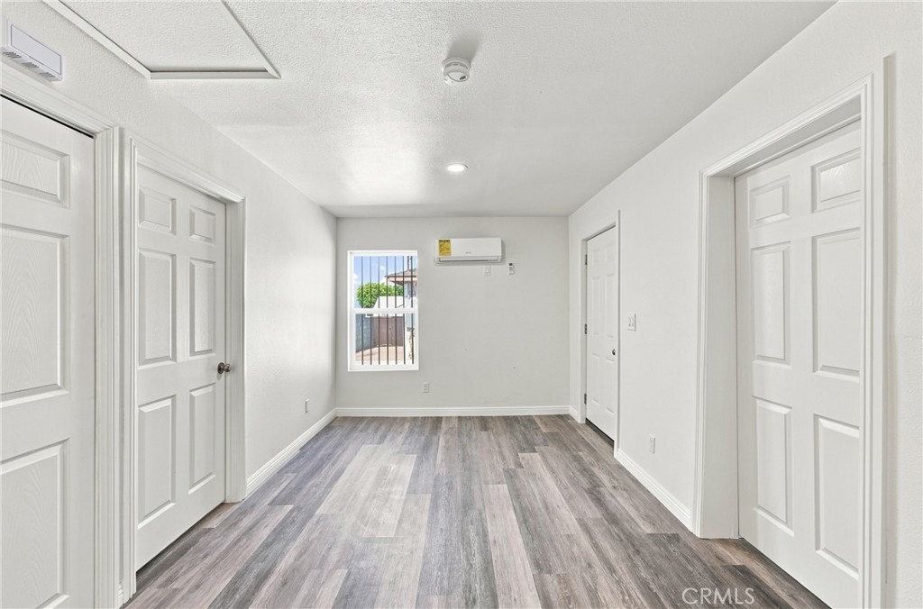 10646 S Wilton Place - Photo 7