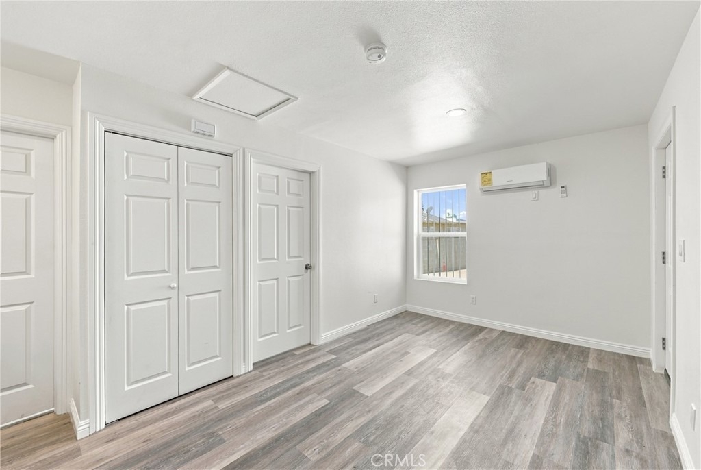 10646 S Wilton Place - Photo 5