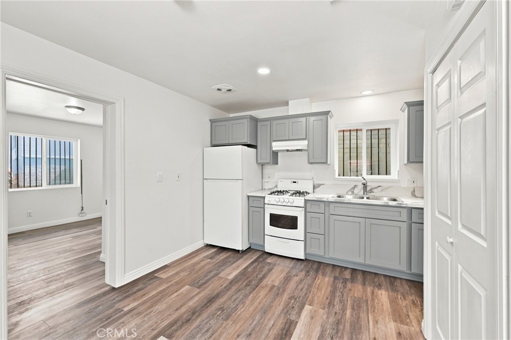 10646 S Wilton Place - Photo 16