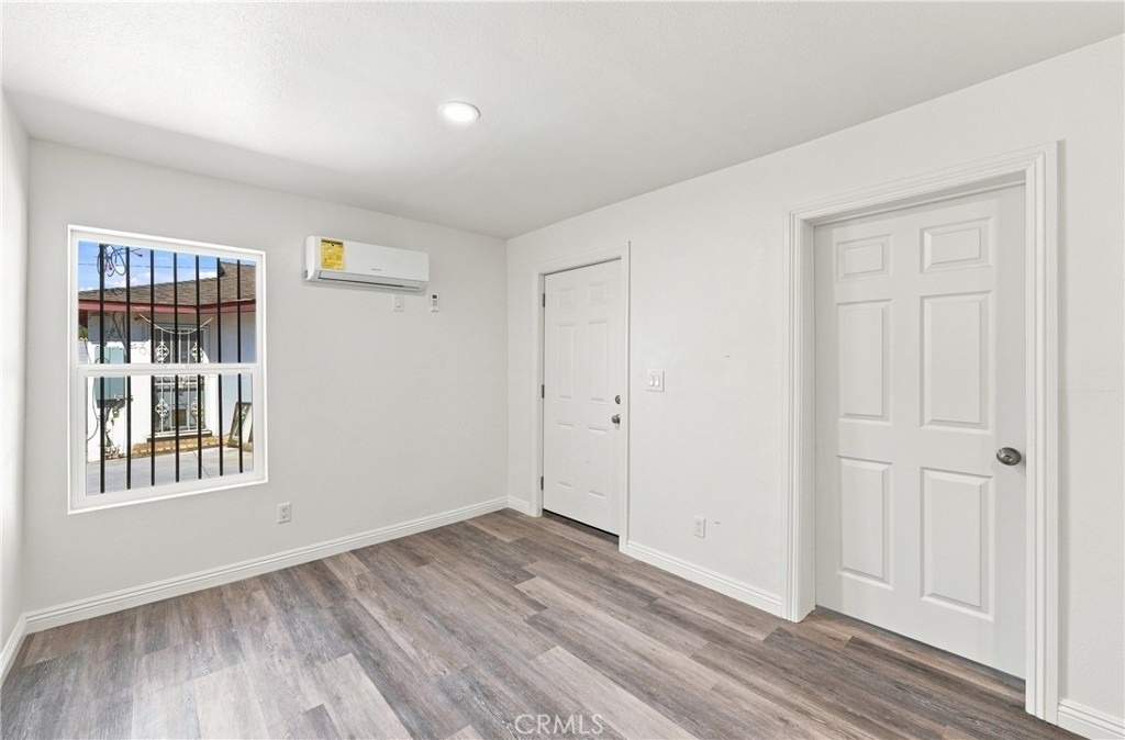 10646 S Wilton Place - Photo 6