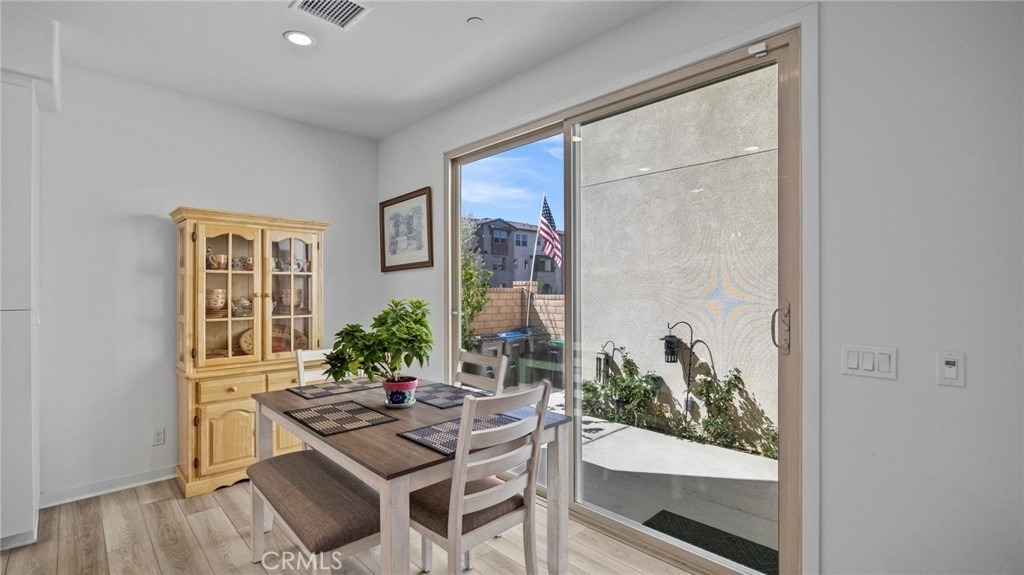 16282 Meadowhouse Avenue - Photo 12