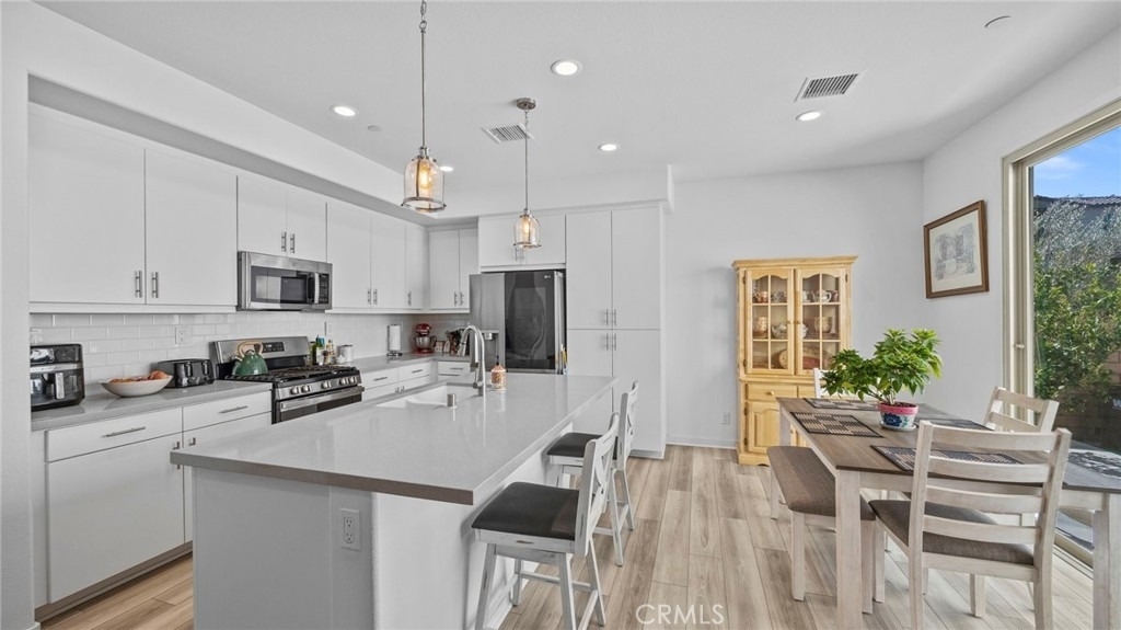 16282 Meadowhouse Avenue - Photo 7
