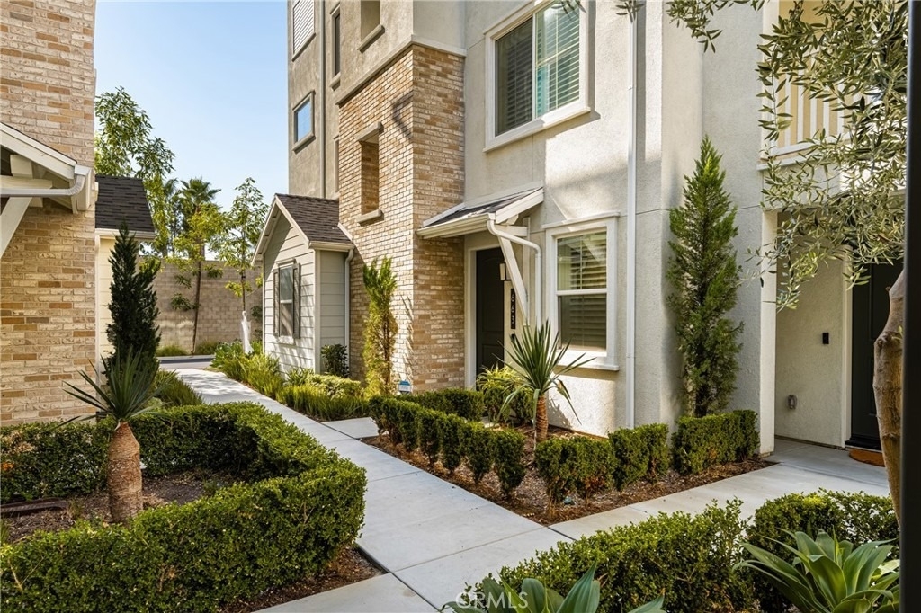 663 S Mosaic Street - Photo 1