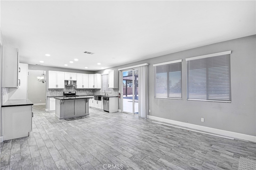 709 E Agape Avenue - Photo 2