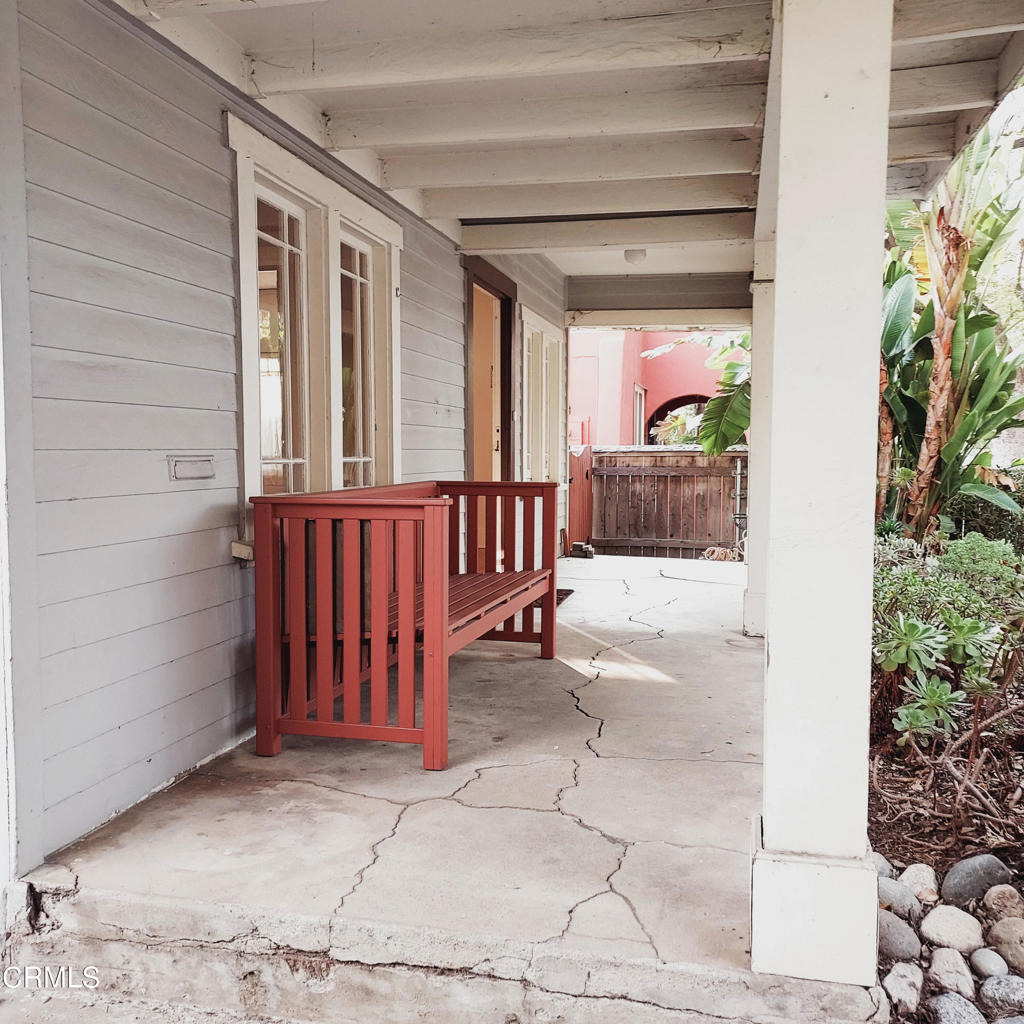 1176 E Claremont Street - Photo 3