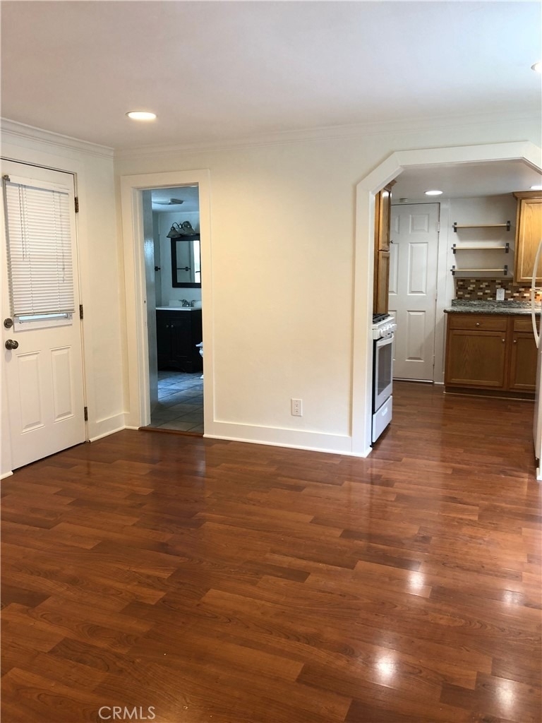 933 10th Street - Photo 4