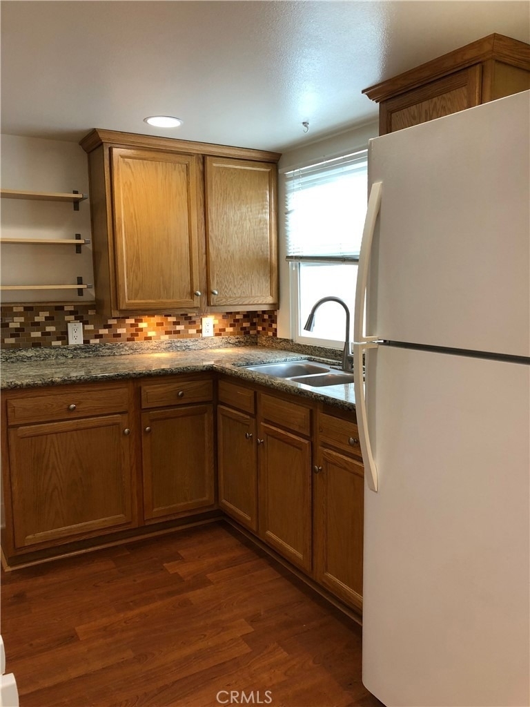933 10th Street - Photo 7