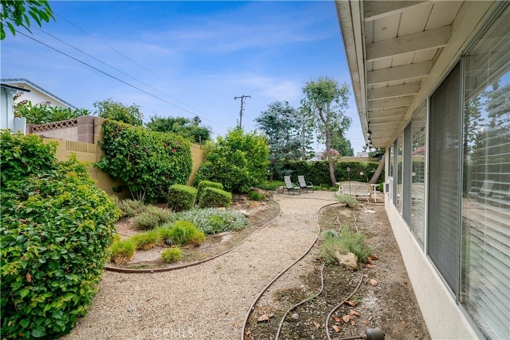 1019 E Walnut Avenue - Photo 36