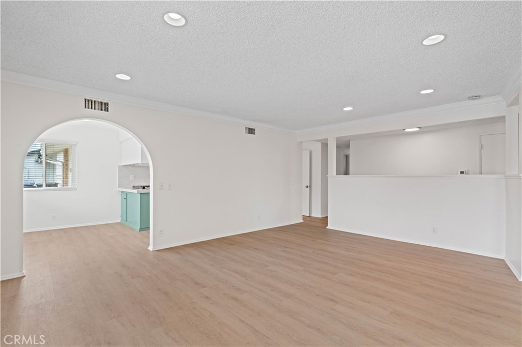 1019 E Walnut Avenue - Photo 7