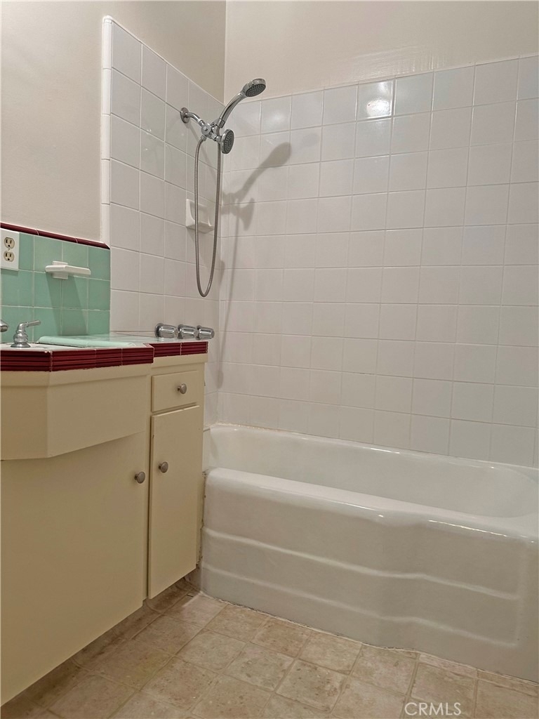 1609 E Chevy Chase Drive - Photo 10