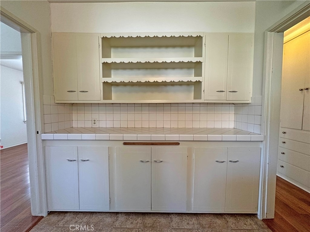 1609 E Chevy Chase Drive - Photo 9