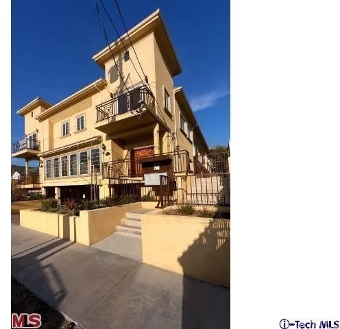 10214 Fernglen Avenue - Photo 0