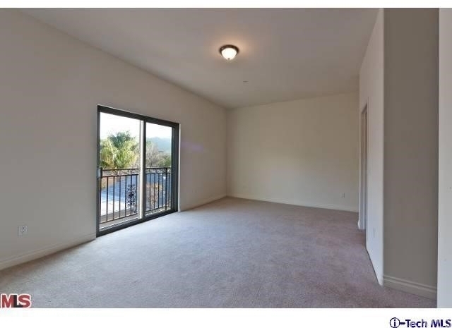 10214 Fernglen Avenue - Photo 5